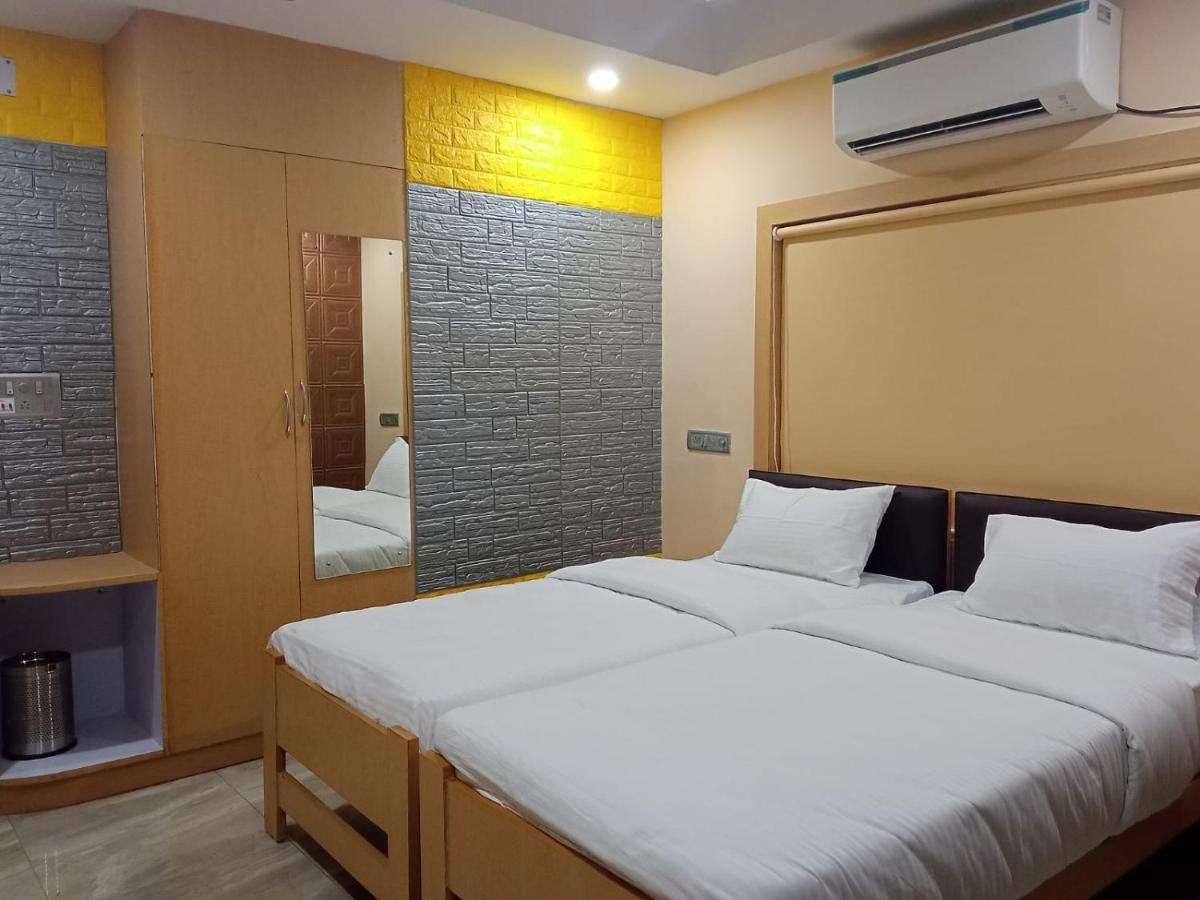 כלכותה Soukyam Hotel מראה חיצוני תמונה