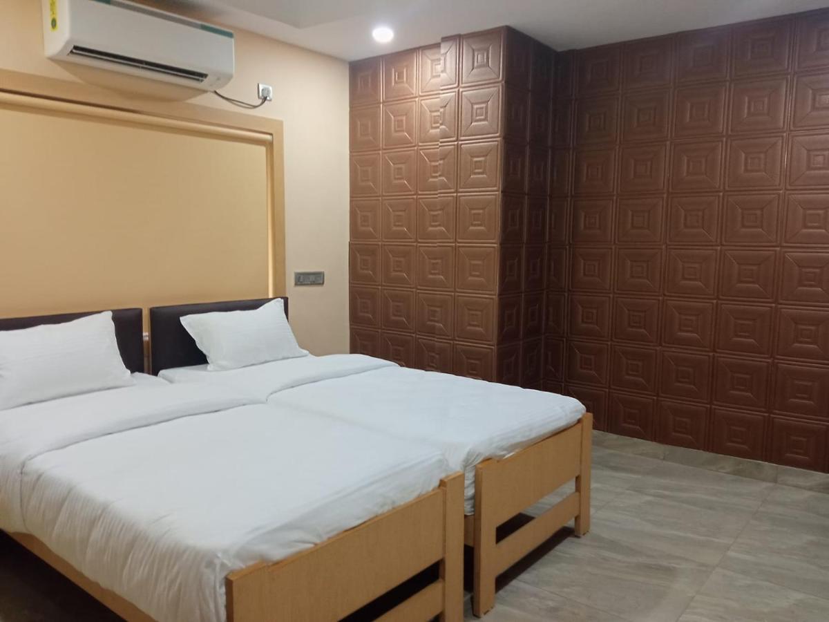 כלכותה Soukyam Hotel מראה חיצוני תמונה