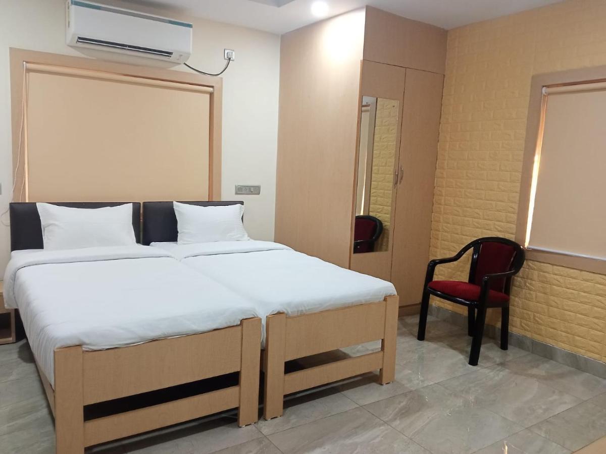 כלכותה Soukyam Hotel מראה חיצוני תמונה