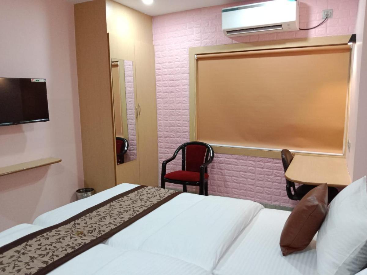 כלכותה Soukyam Hotel מראה חיצוני תמונה