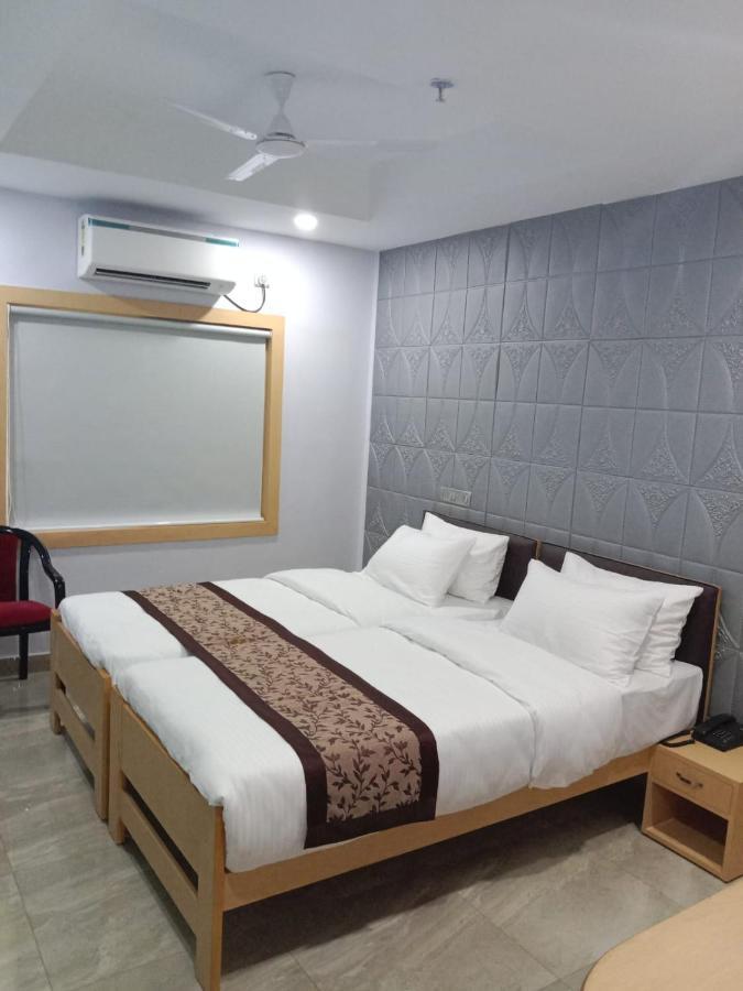 כלכותה Soukyam Hotel מראה חיצוני תמונה