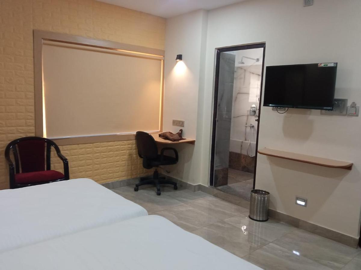 כלכותה Soukyam Hotel מראה חיצוני תמונה