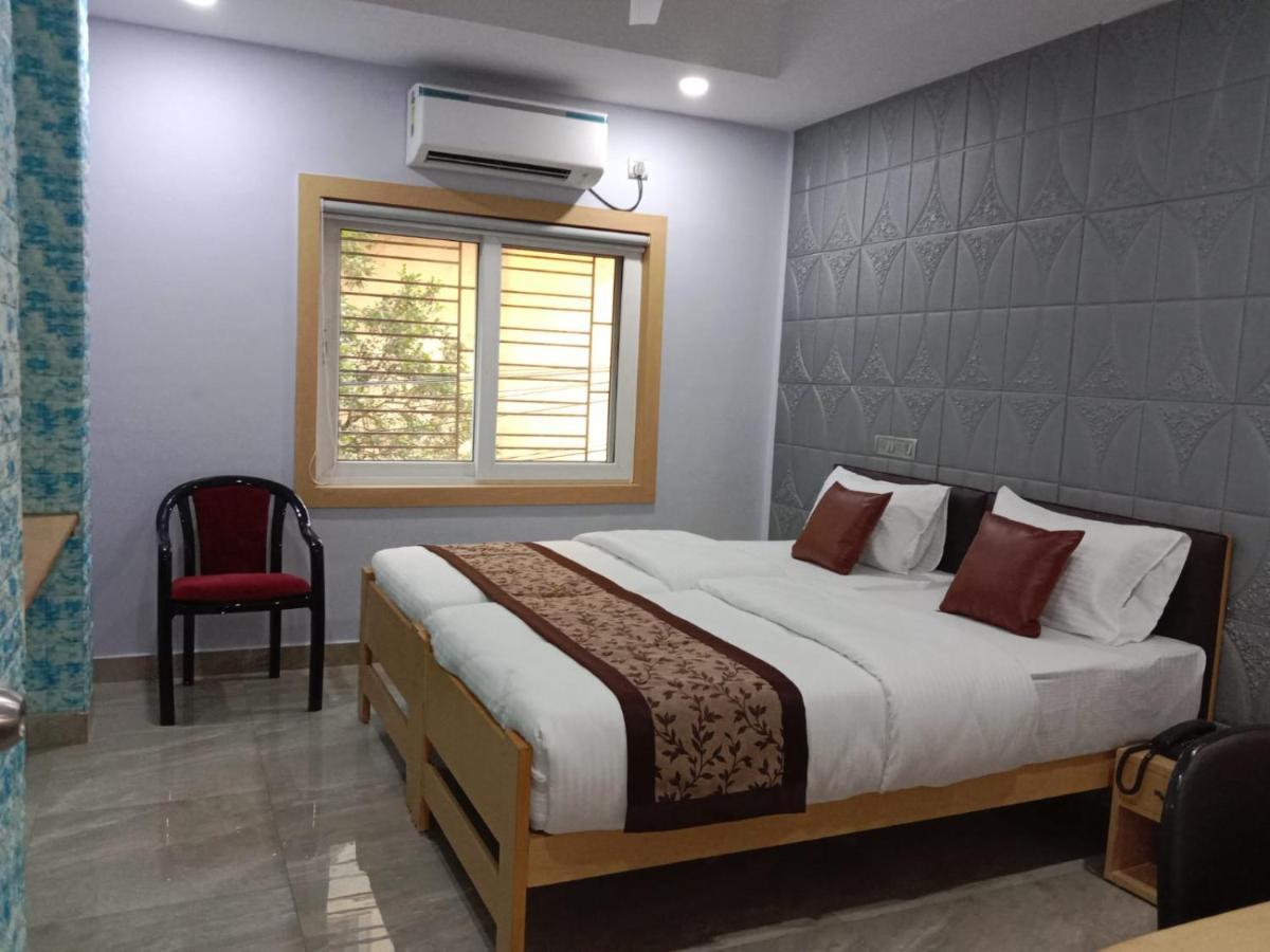 כלכותה Soukyam Hotel מראה חיצוני תמונה